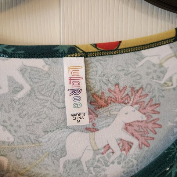 LuLaRoe Classic T-Shirt M Christmas Unicorn & Santa Design Green - Picture 3 of 9